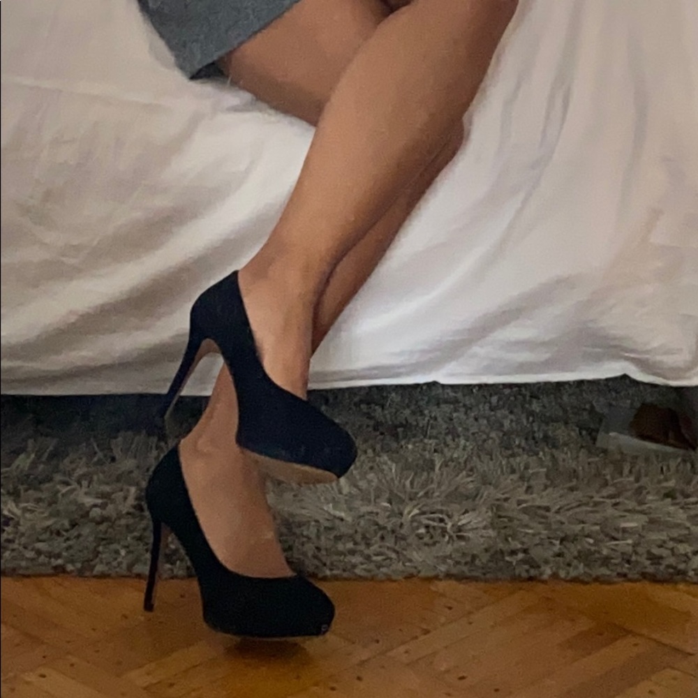 Nine West Black Suede Pumps